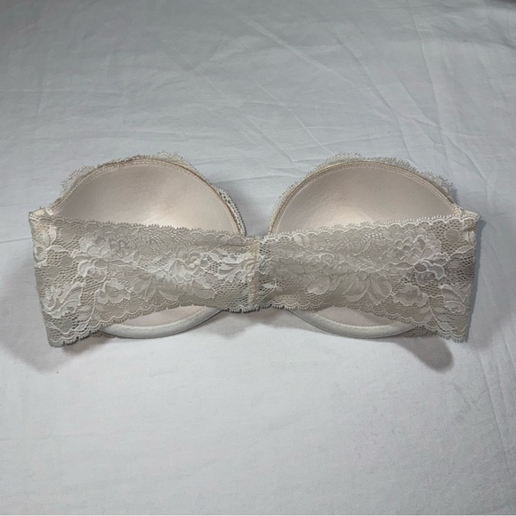 Victoria's Secret Vintage White Lace Strapless Bra - Picture 7 of 7